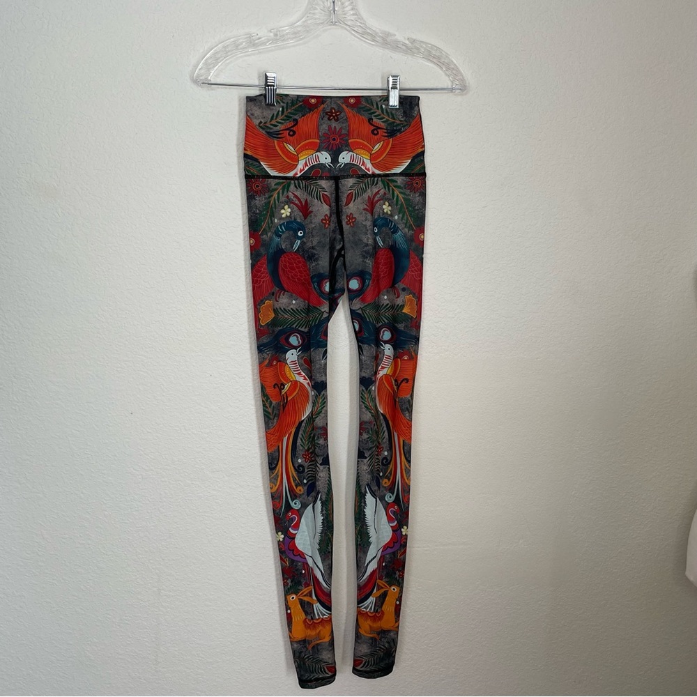 Yoga Democracy print leggings size XS